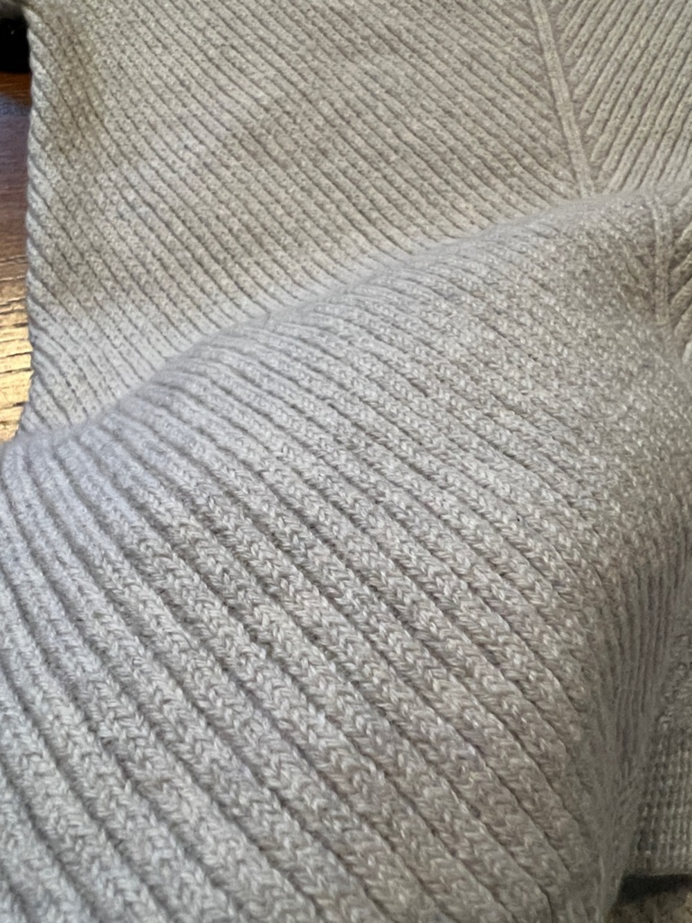 Wilfred Free • Women's Size XXS • Crewneck Merino Wool Sweater in Light Gray - Picture 9 of 9